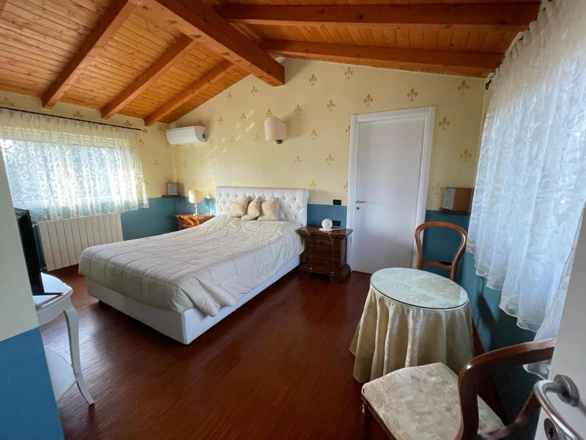 Lussuosa Villa Vicino Alla Stazione Caronno Pertusella Dış mekan fotoğraf
